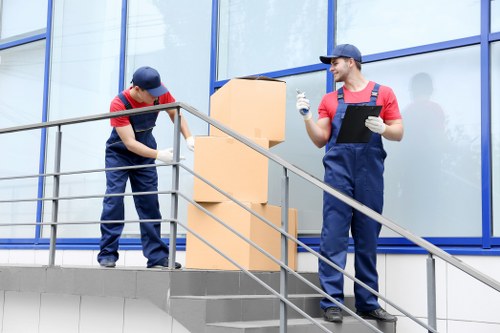 Flexible man and van moving support