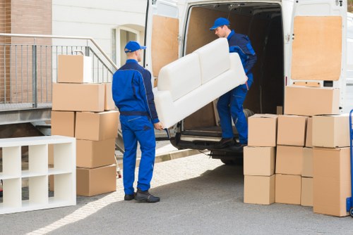Streatham removal truck hire for flats and houses